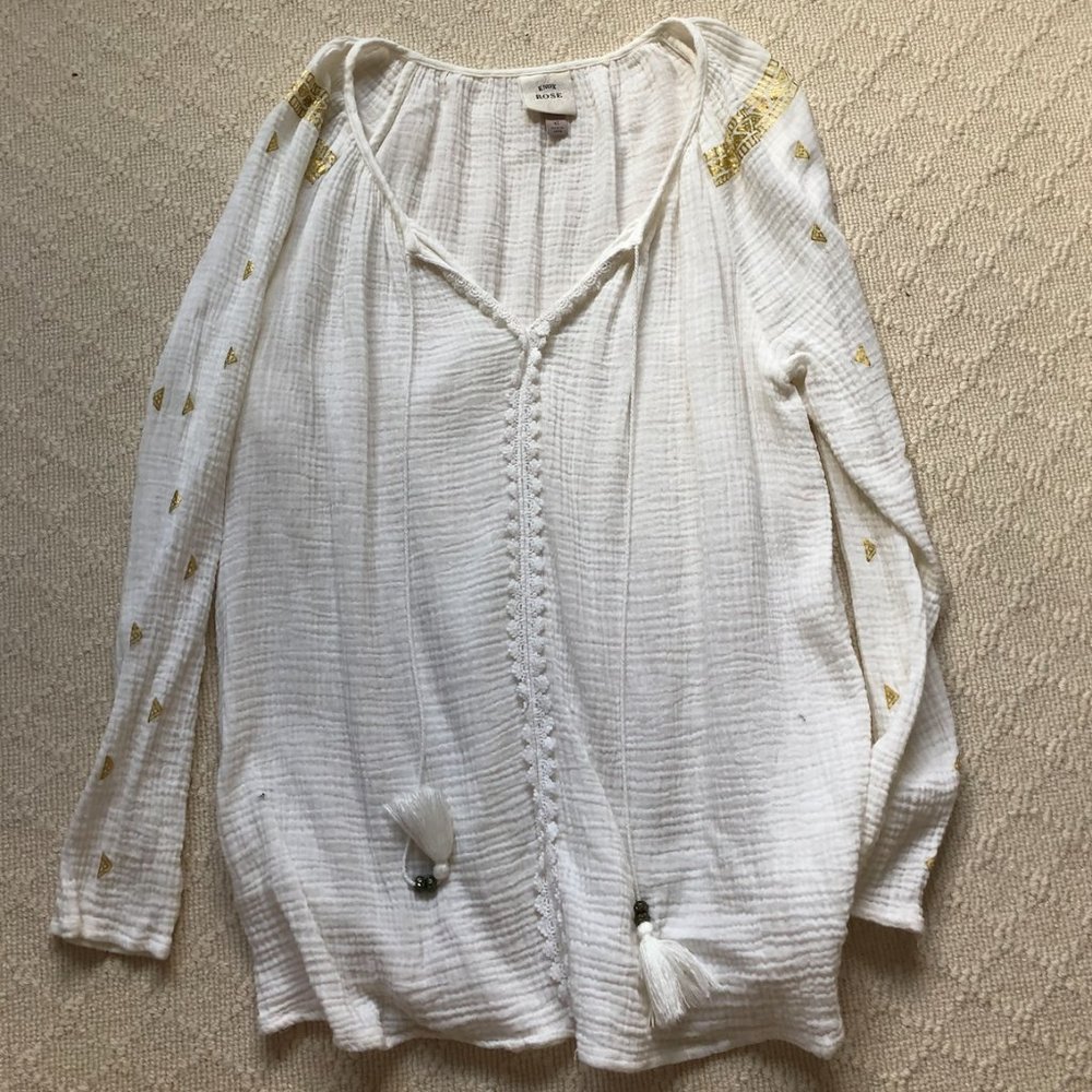 White and Gold Bouse